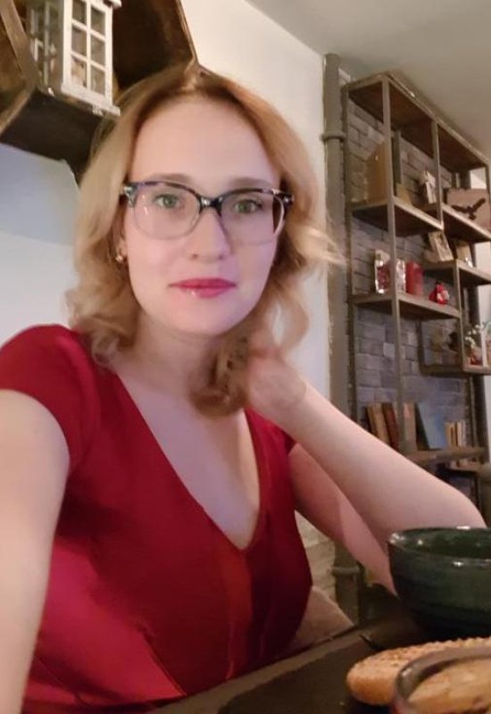 Amina • 31 • Turkménistan