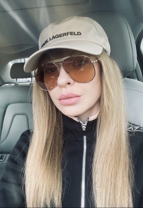 Katya • 35 • Украина