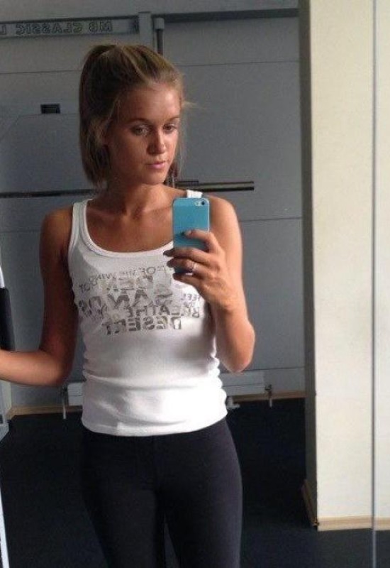 Katya • 28 • Russie