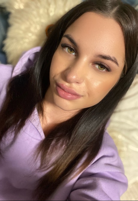 Kristina • 24 • Україна