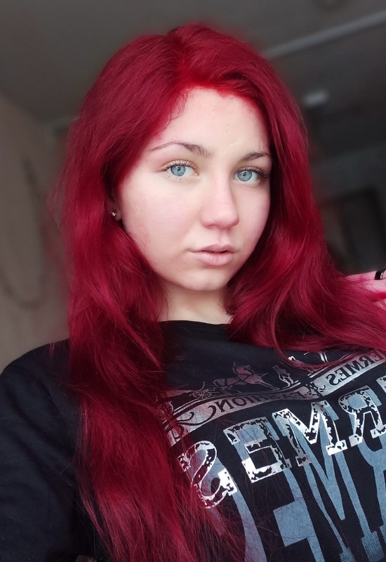 Laina • 21 • Russia