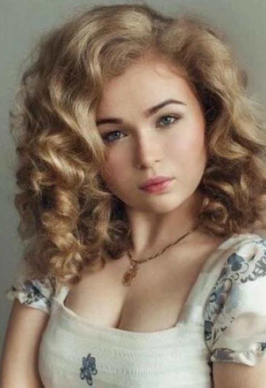 Alena • 30 • Russia