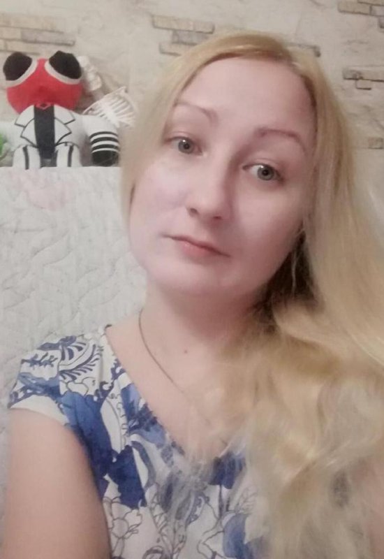 Anna • 35 • Russia