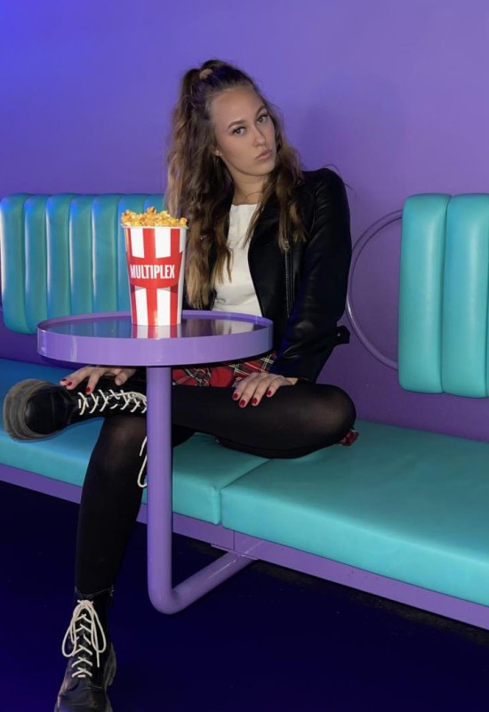 Masha • 26 • Ukraine