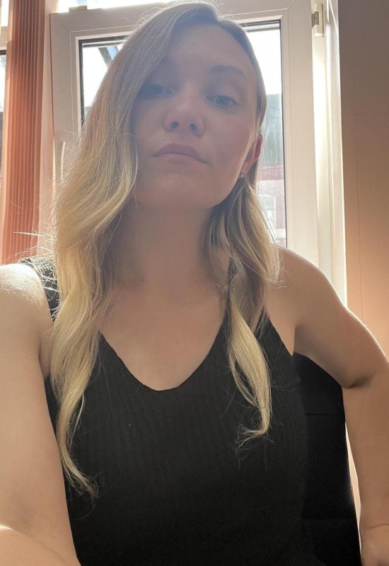 Nina • 40 • Russia