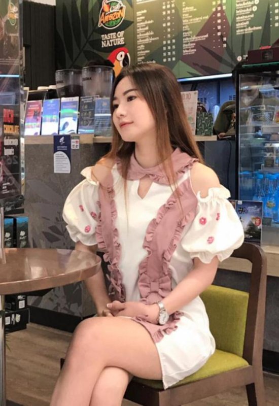 Pimmy • 27 • Thailand