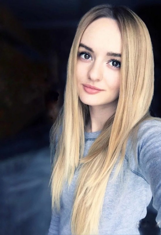 Kristina • 32 • Ukraine