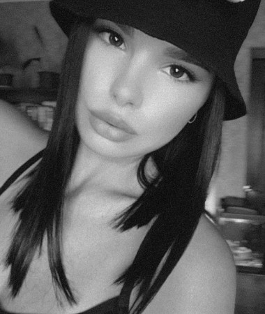 Alina, 28