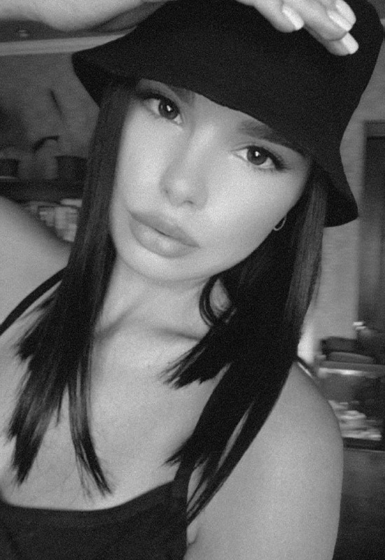 Alina • 28 • Украина