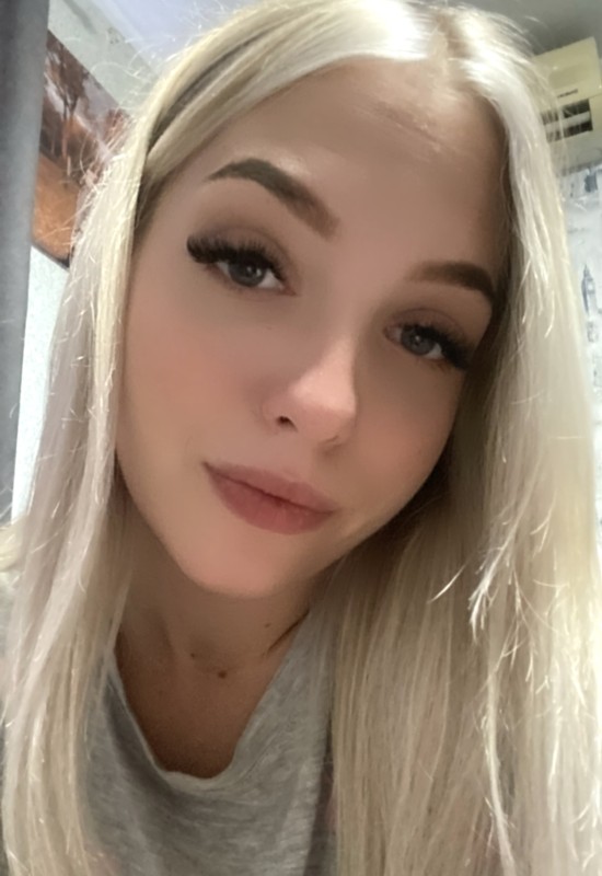 Victoria • 23 • Україна