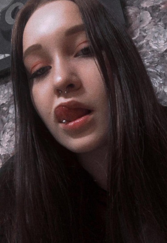 Alexandra • 22 • Росія