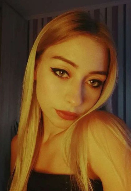 Kristina • 27 • Ukraine