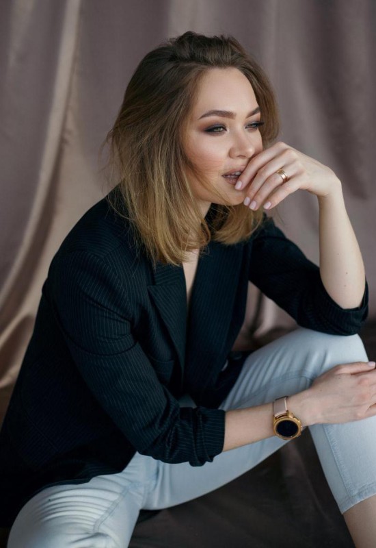 Ekaterina • 35 • Russia