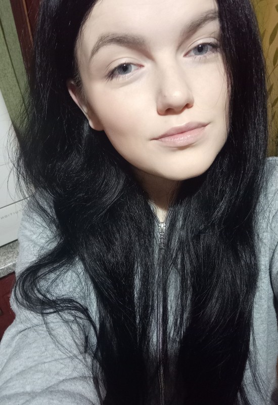 Valentina • 25 • Ukraine