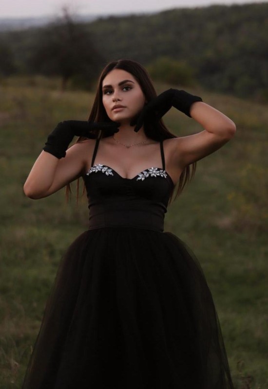 Viktoria • 24 • Ukraine