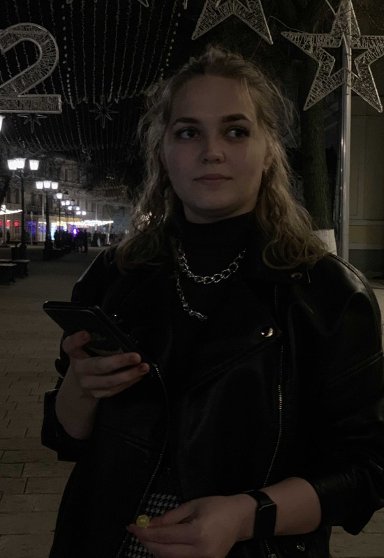 Elena • 28 • Russia