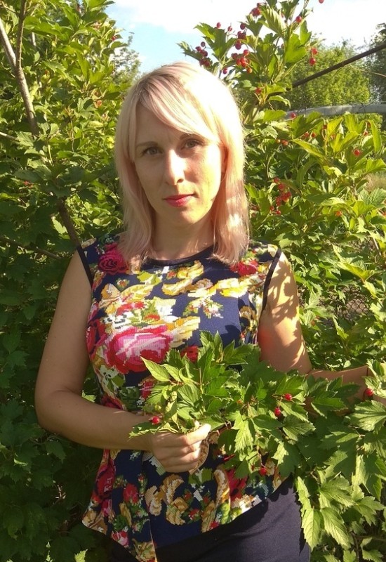 Yana • 38 • Ukraine 🇺🇦