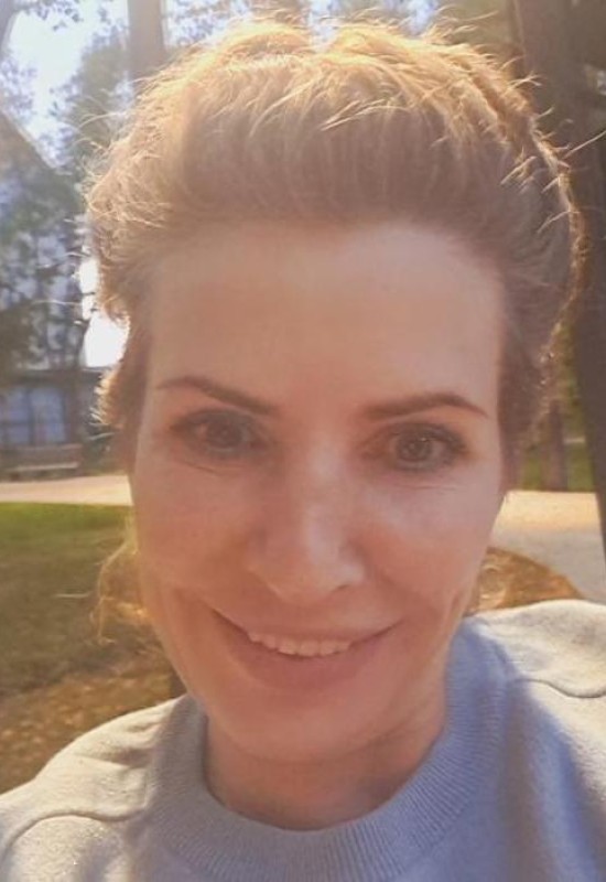 Anna • 49 • Росія