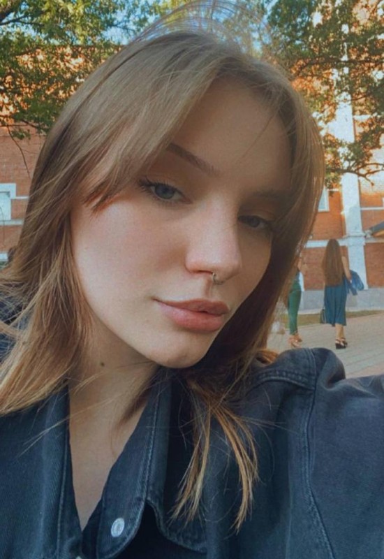 Svetlana • 22 • Finlande