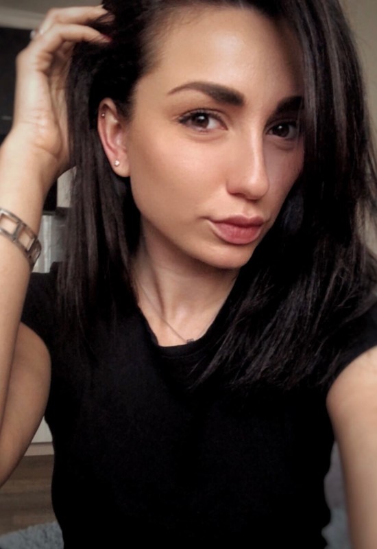 Nastella • 35 • Ukraine