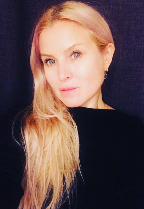 Irina • 48 • Russie