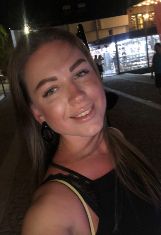 Yulya • 38 • Ukraine 🇺🇦