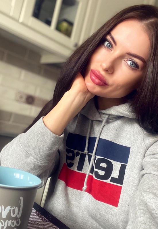 Yana • 37 • Russie