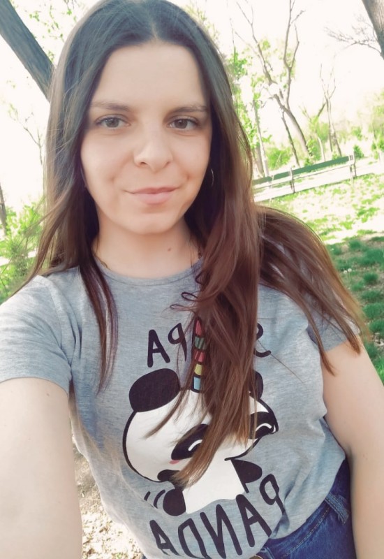 Tanya • 40 • Ukraine