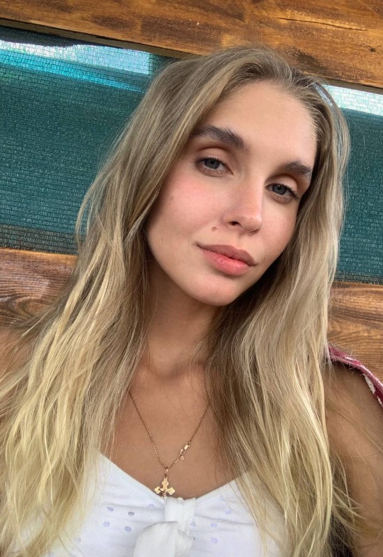 Yaroslava • 22 • Ukraine