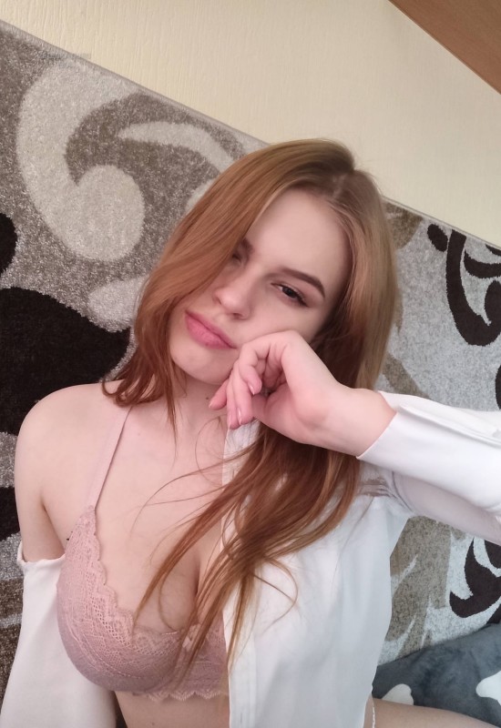 Victoria • 27 • Russia