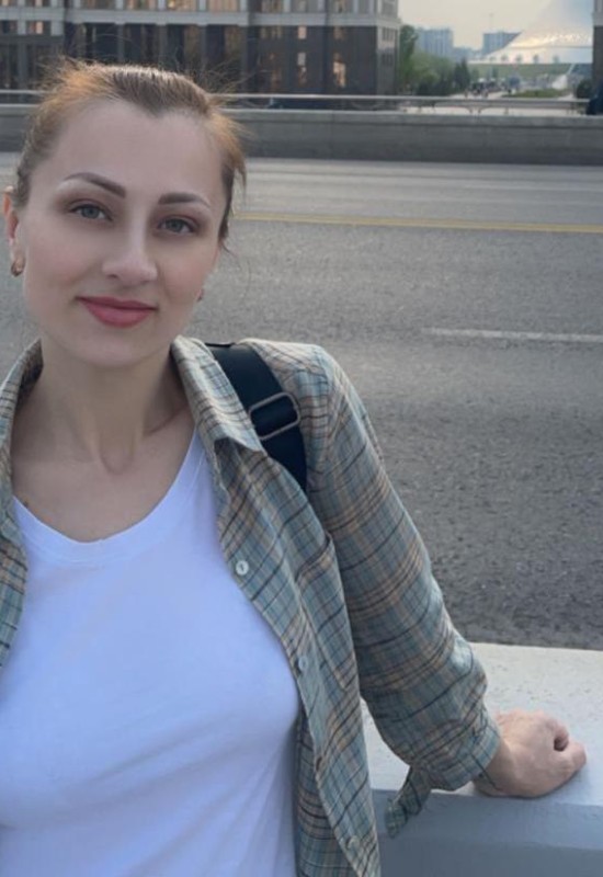 Elena • 41 • Russia