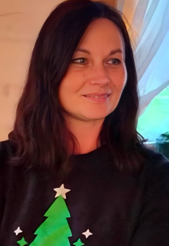 Lena • 54 • Russie