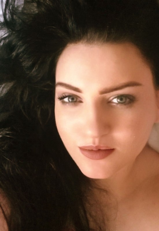 Irina • 33 • Україна