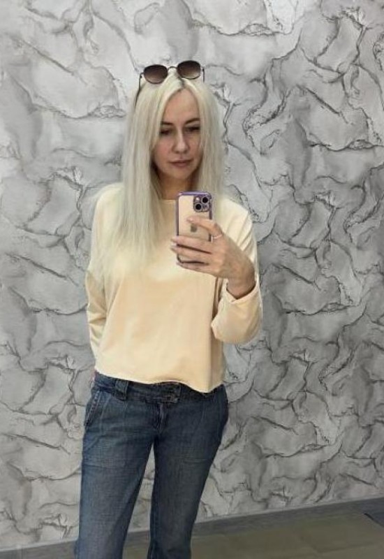 Olessya • 41 • Russia