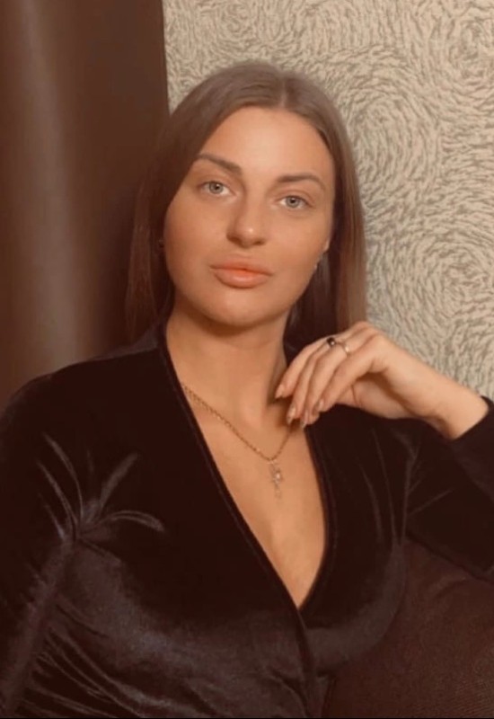 Elana • 33 • Russia