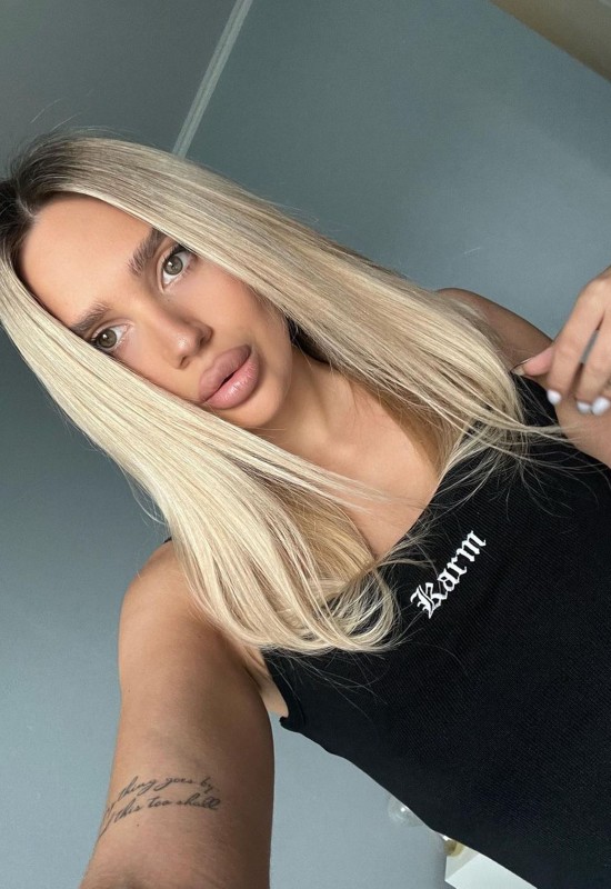 Aleksandra • 33 • Russie