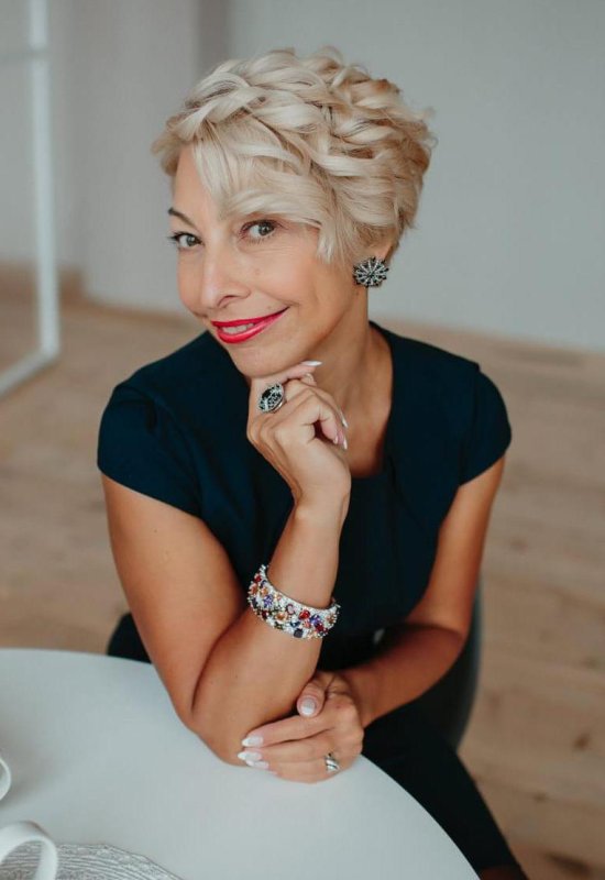 Oxana • 58 • Russie
