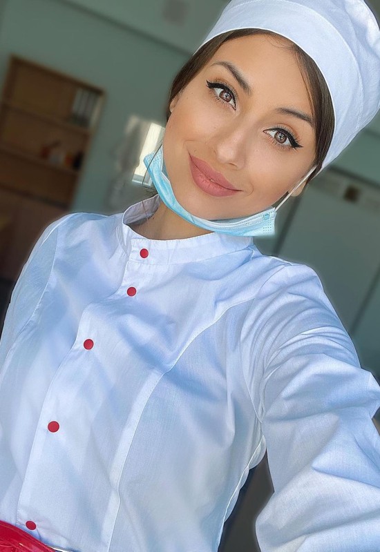 Alesya • 34 • Russie