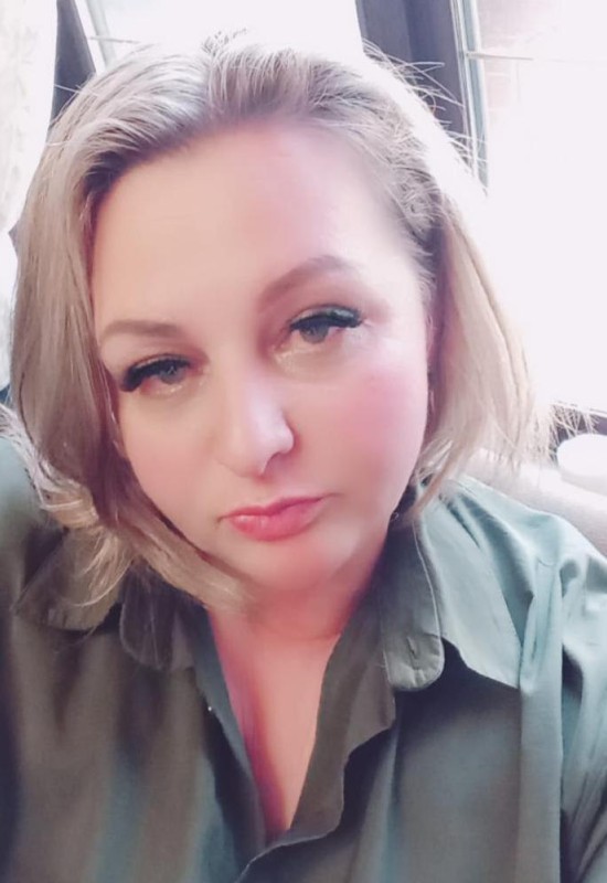 Anna • 44 • Росія