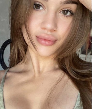 Dasha, 27