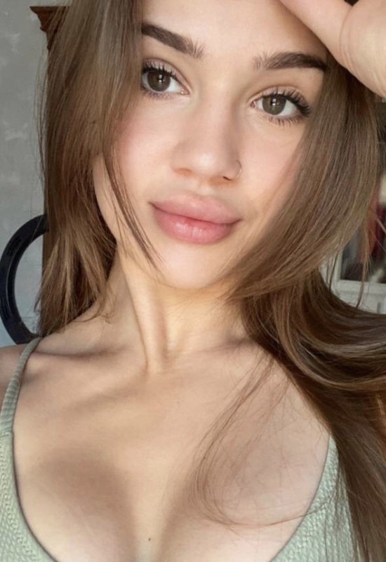 Dasha • 27 • Ukraine 🇺🇦