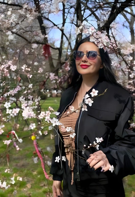 Natali • 45 • Russia