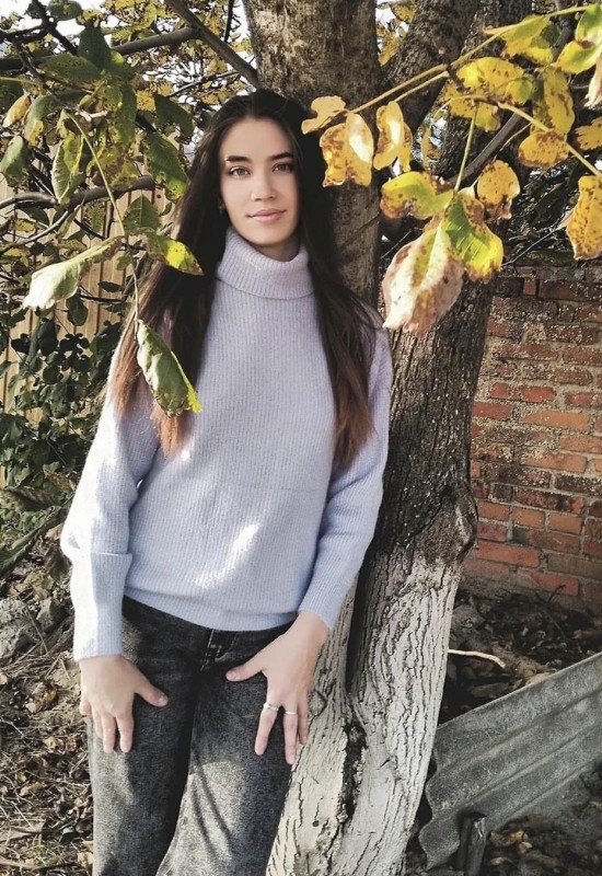 Angela • 23 • Ukraine