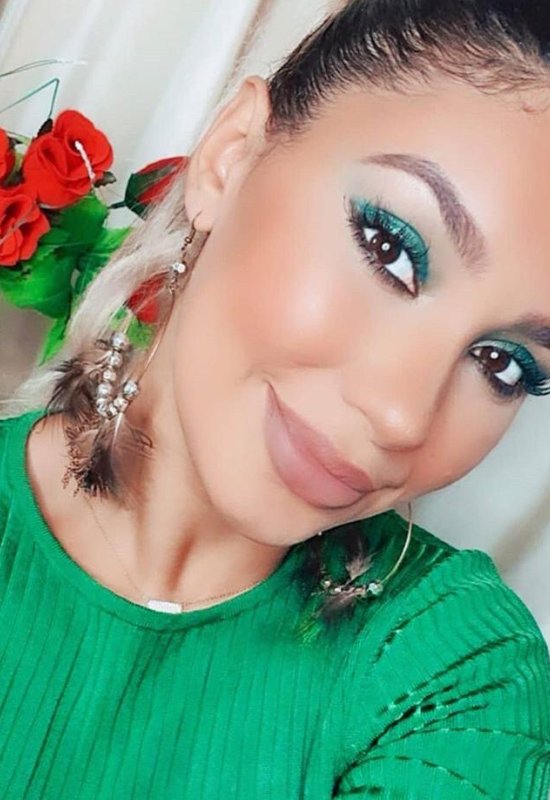 Sarah • 27 • Royaume-Uni
