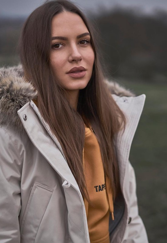 Iryna • 41 • Украина