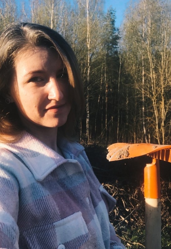 Yana • 38 • Ukraine