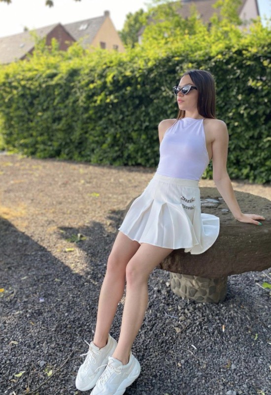 Marina • 25 • Ukraine