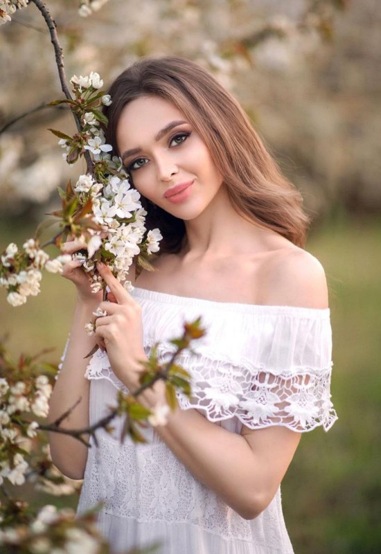 Victoria • 33 • Russia