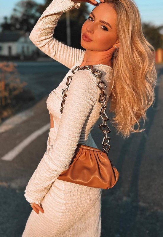 Natalia • 37 • Ukraine