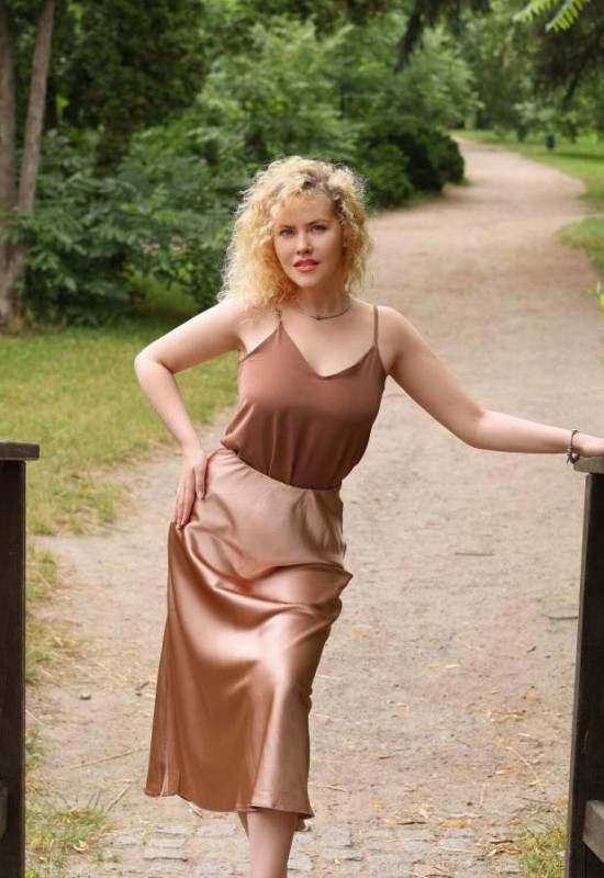 Anastasia • 33 • Україна